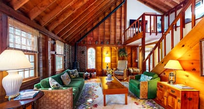 Charming home set on private lot with WiFi, sunroom, W/D, & great location