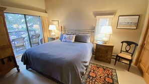 3 bedrooms, desk, travel crib, free WiFi