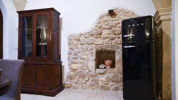 House, Multiple Beds | Private kitchen | Fridge, microwave, oven, stovetop