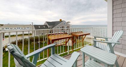 Dreamy ocean-view perch with furnished balcony & beach access - dog-friendly