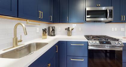 Dreamy ocean-view perch with furnished balcony & beach access - dog-friendly