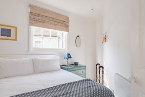 3 habitaciones, escritorio, tabla de planchar con plancha y wifi 