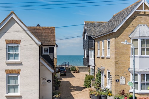 Charming cottage in the heart of Whitstable - Peace Cottage