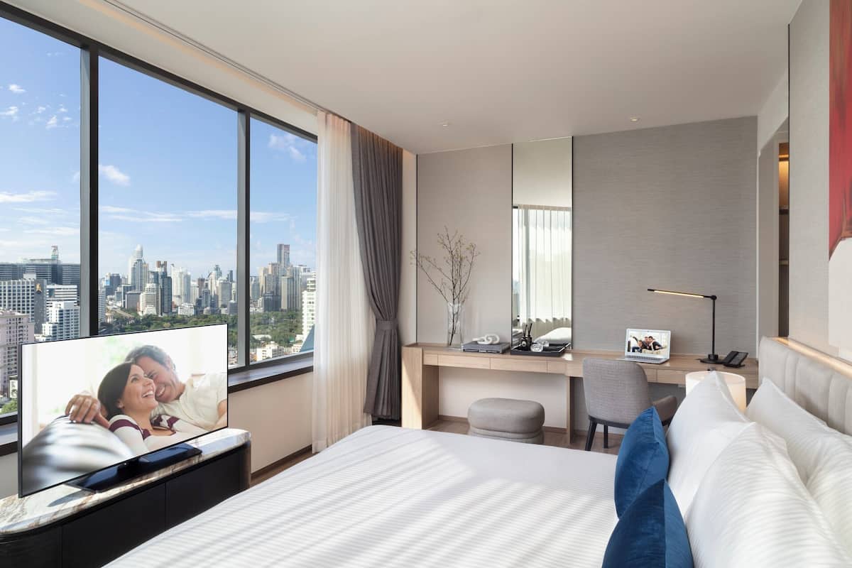 Down comforters, minibar, in-room safe, desk
