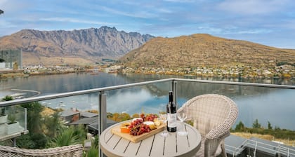 Lakeview Retreat - Queenstown Holiday Home