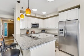 Fridge, microwave, dishwasher, coffee/tea maker