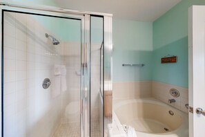 Hair dryer, towels - Inviting dog-friendly getaway with screened sunroom, pool, pickleball, & tennis (Laguna Vista)