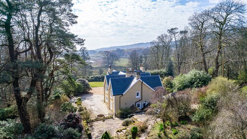 Ornockenoch House -  a house that sleeps 14 guests  in 7 bedrooms
