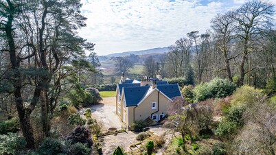 Ornockenoch House -  a house that sleeps 14 guests  in 7 bedrooms