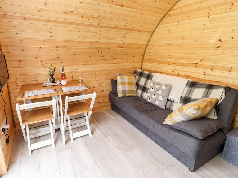 Meadow Lodge @ Berrys Place Farm, Romantic In Churcham - Worcestershire
