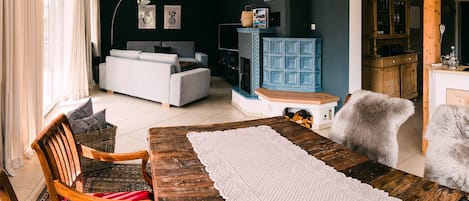2 bedrooms, bed sheets