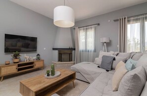 Televisie en een open haard