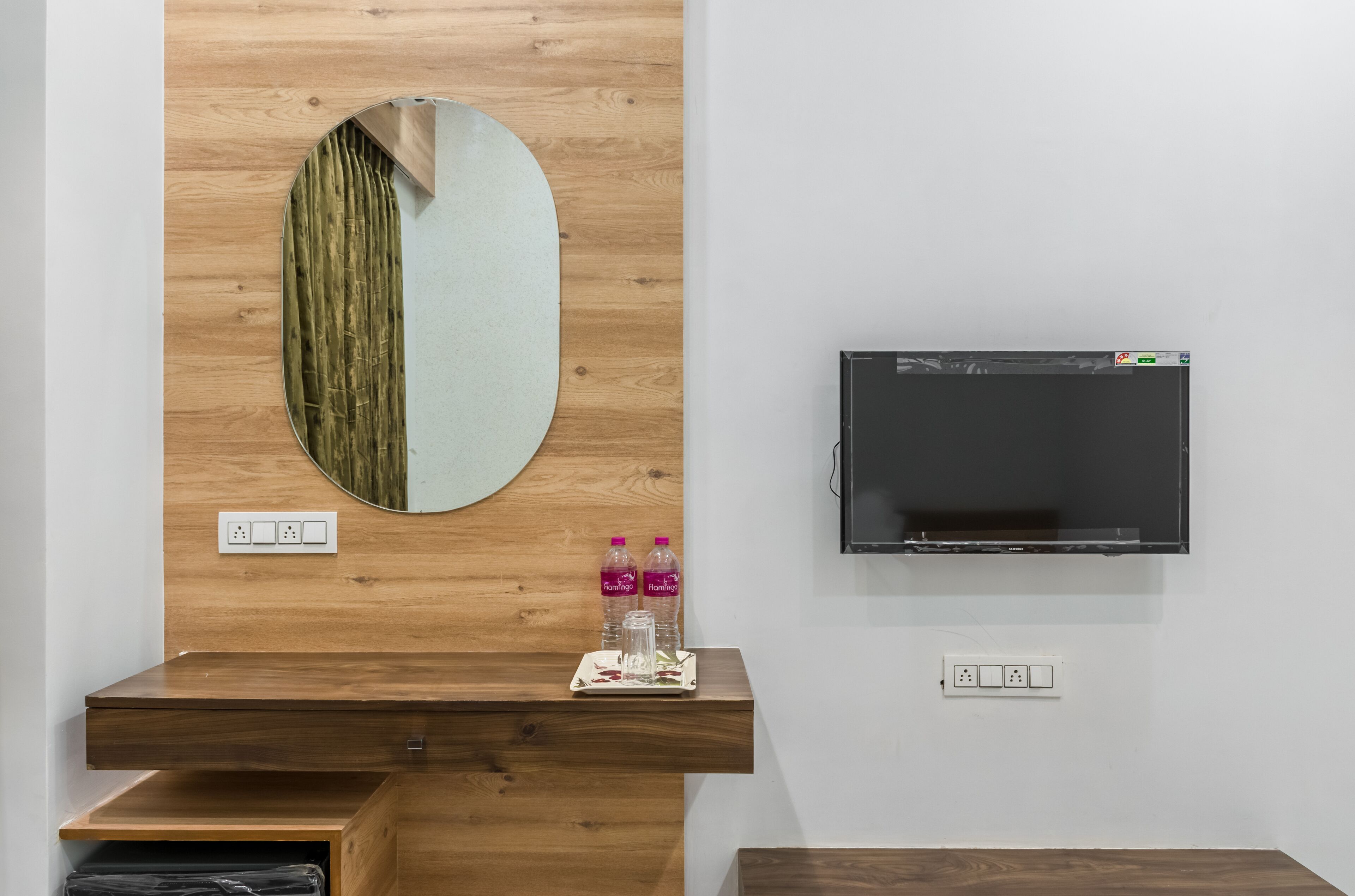 deluxe double or twin room, 1 double bed, city view | 1 bedroom, egyptian cotton sheets, premium bedding, select comfort beds