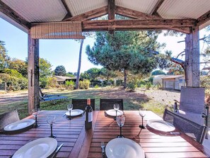 تناول الطعام بالخارج