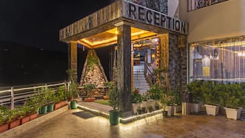 Quầy tiếp tân