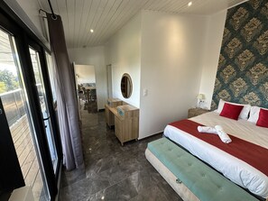 Suite (Prestige) | Una scrivania, insonorizzazione, lenzuola