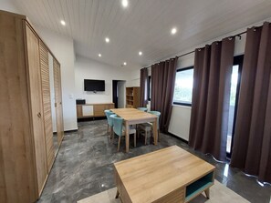 Suite (Prestige) | Desk, soundproofing, bed sheets - Hôtel Parc & Spa les Cigognes (Albe)
