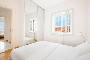 Panoramic Apartment | 4 bedrooms, premium bedding, memory-foam beds, desk