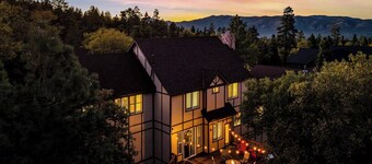 High Timber Family Retreat: Luxury Family Fun in High Timber Ranch! Spacious Fenced Yard! Game Room!