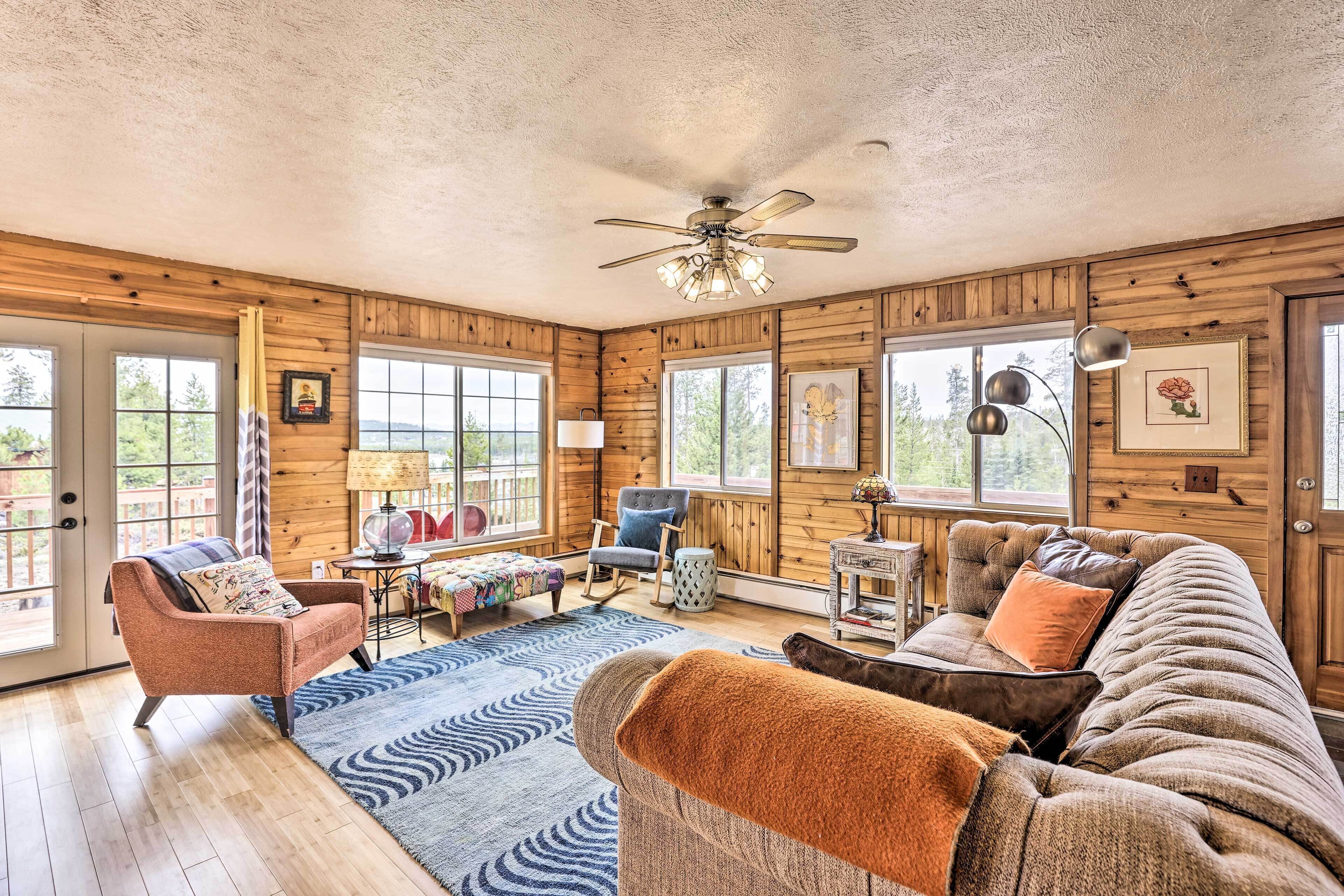 Charming Grand Lake Abode w/ Sweeping Views!