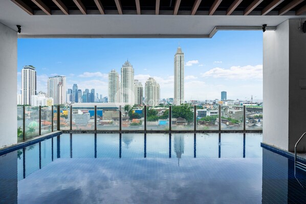 Outdoor pool - AKASA by Kozystay (Jakarta)