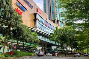 Exterior - SOLEIL by Kozystay (Jakarta)