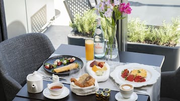 Daily full breakfast (BGN 35 per person)