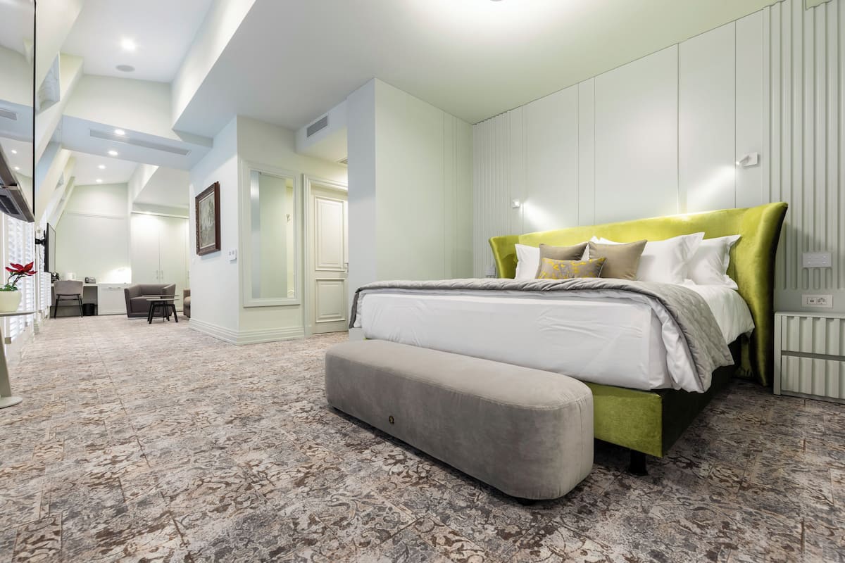 Panoramic Room, 1 Queen Bed with Sofa bed | 1 bedroom, premium bedding, minibar, laptop workspace
