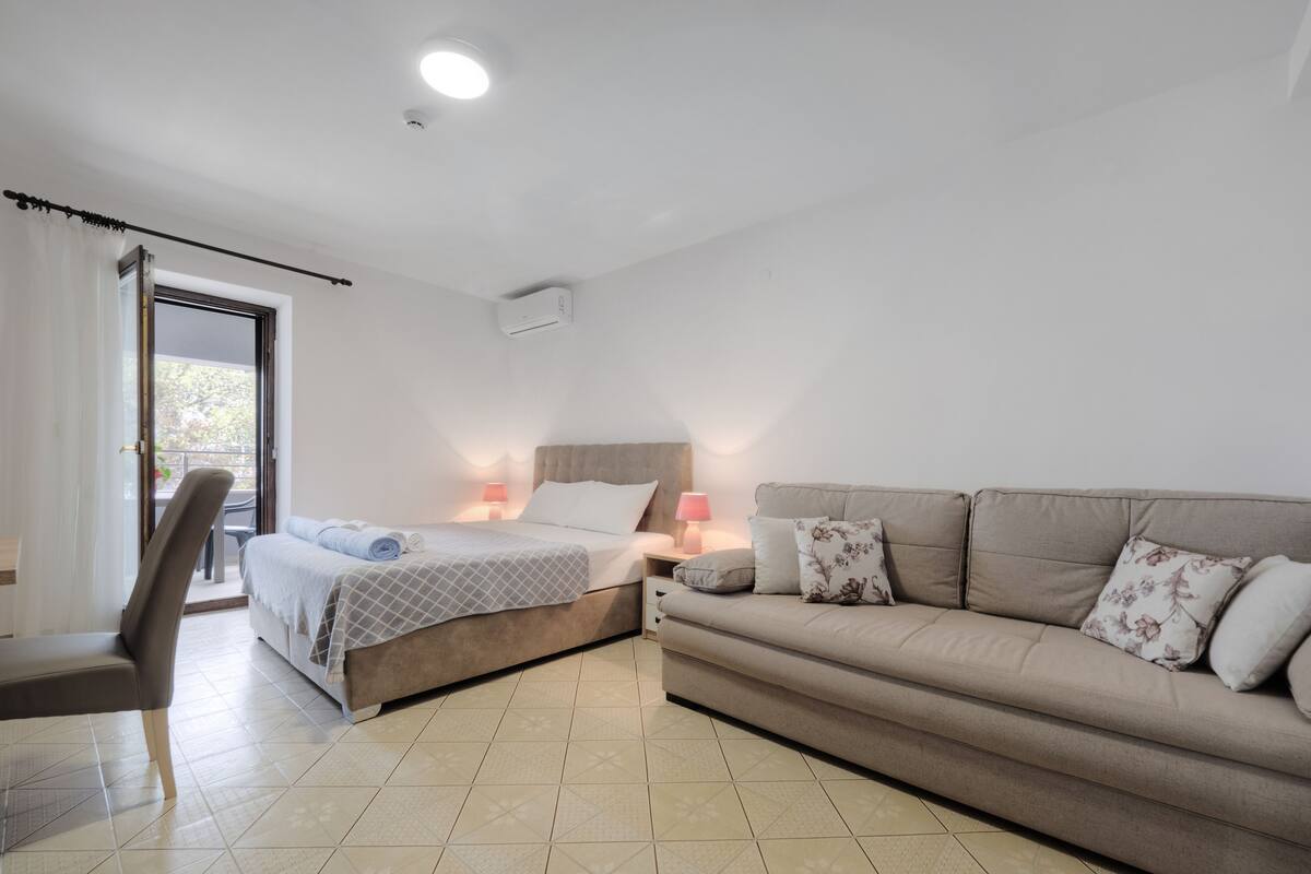 Classic Studio | Living area