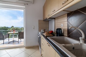 Fridge, oven, stovetop, coffee/tea maker - Holiday Apartment with Sea View 'Α' with Pool, Garden, Terrace & Wi-Fi (?e???da)