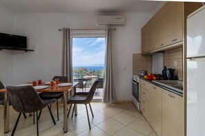 Fridge, oven, stovetop, coffee/tea maker - Holiday Apartment with Sea View 'Α' with Pool, Garden, Terrace & Wi-Fi (?e???da)