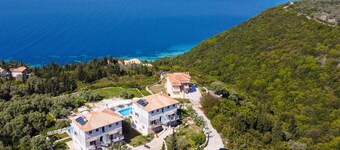 Apartment with Pool View, Sea View, Wi-Fi & Terrace