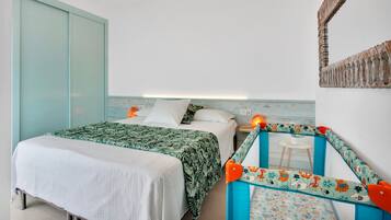 3 slaapkamers, een strijkplank/strijkijzer, gratis wifi, beddengoed