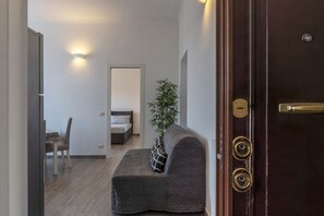 Interior - GuestHost - San Lorenzo Functional Flat (Roma)