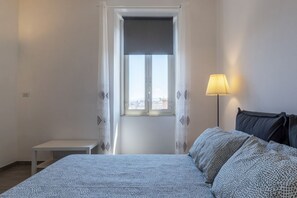 1 makuuhuone, silitysrauta/-lauta, internet, vuodevaatteet