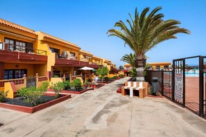 Exterior - Apartment 'Surf Home Sea View' with Sea View, Shared Pools & Wi-Fi (Costa Antigua)