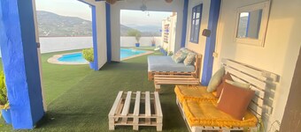 Rural House Los Erales with Mountain Views, Pool and Wi-Fi