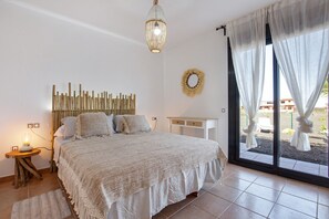 1 bedroom, free WiFi, bed sheets - Holiday Home 'Sunny Home' with Pool, Garden & Wi-Fi (Lajares)