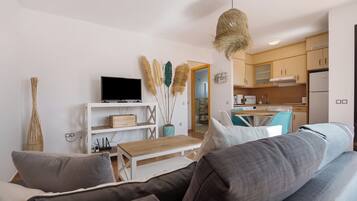 Fernseher, Tischtennisplatte