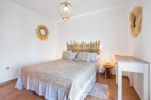 1 bedroom, free WiFi, bed sheets - Holiday Home 'Sunny Home' with Pool, Garden & Wi-Fi (Lajares)