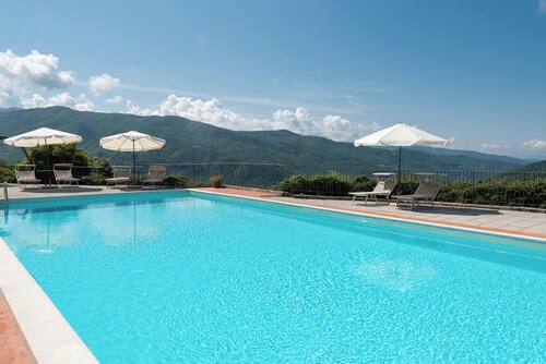 Agriturismo 'Poiana' avec piscine, jardin privé et Wi-Fi