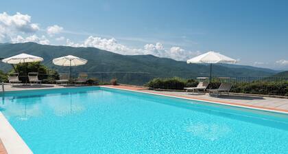 Agriturismo 'Poiana' avec piscine, jardin privé et Wi-Fi
