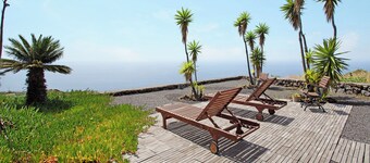 Vakantiehuis 'Casa Rural Los Llanos Negros' met zeezicht, tuin & Wi-Fi