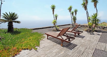 Ferienhaus 'Casa Rural Los Llanos Negros' mit Meerblick, Garten und WLAN