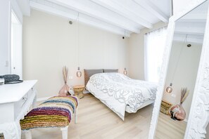 2 chambres, fer et planche à repasser, Wi-Fi gratuit, draps fournis