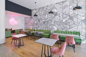 Interior - Elephant Suites (Thessaloniki)