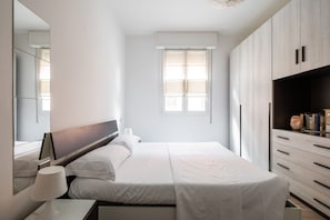 2 chambres, fer et planche Ă repasser, Wi-Fi gratuit, draps fournis