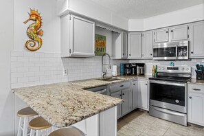 Coffee/tea maker - 1 Bedroom Oceanview Condo - Sleeps 6 with fully stocked kitchen (Ocean City)