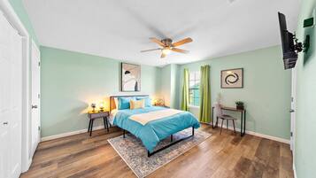 4 bedrooms, desk, iron/ironing board, free WiFi