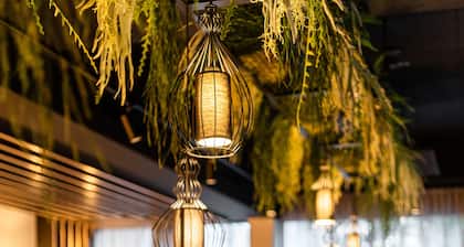 FreshSuites & Bar